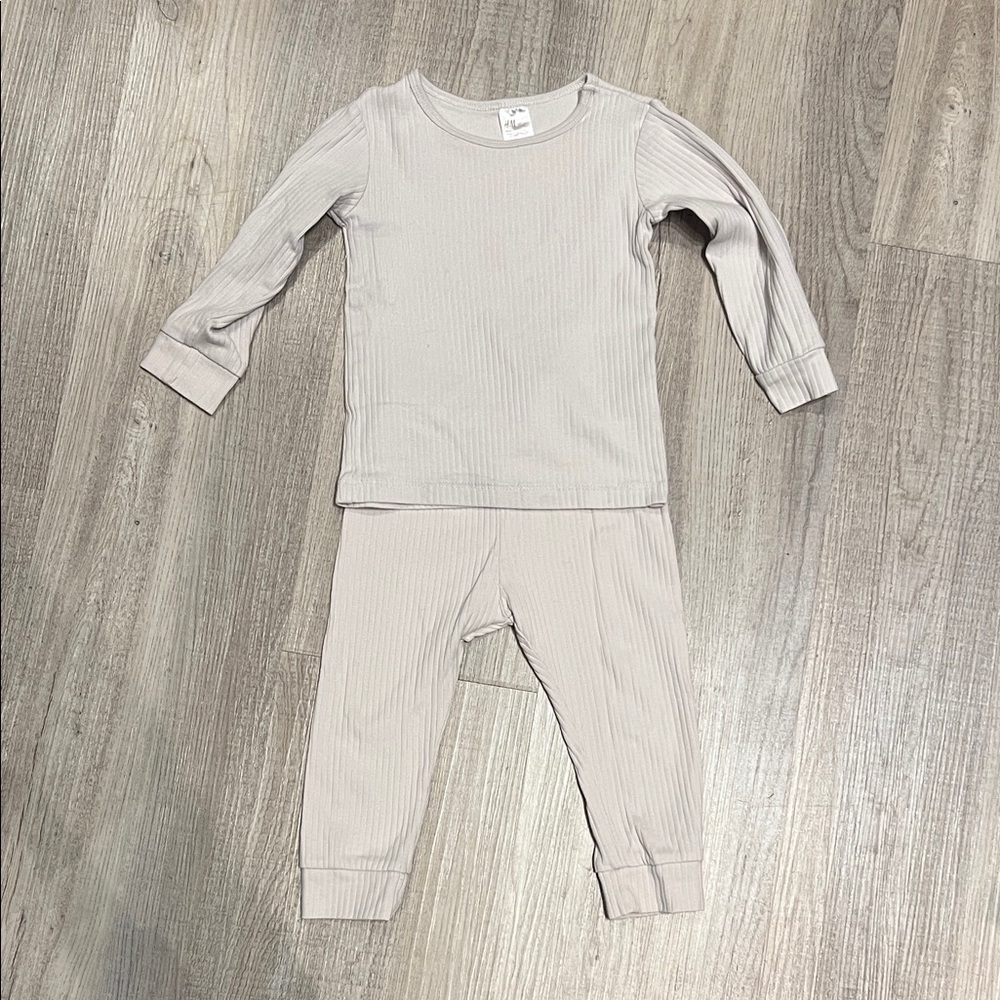 H&M Kids ribbed Pajama Set in cream